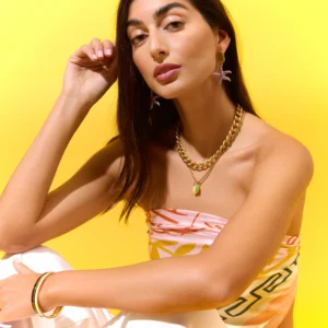 collar-cicladas-cadena-dorado-alexah-modelo