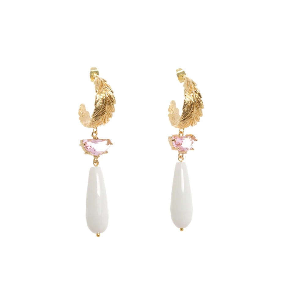 pendientes-ravena-de-piedra-natural-blanco-y-dorado-alexah