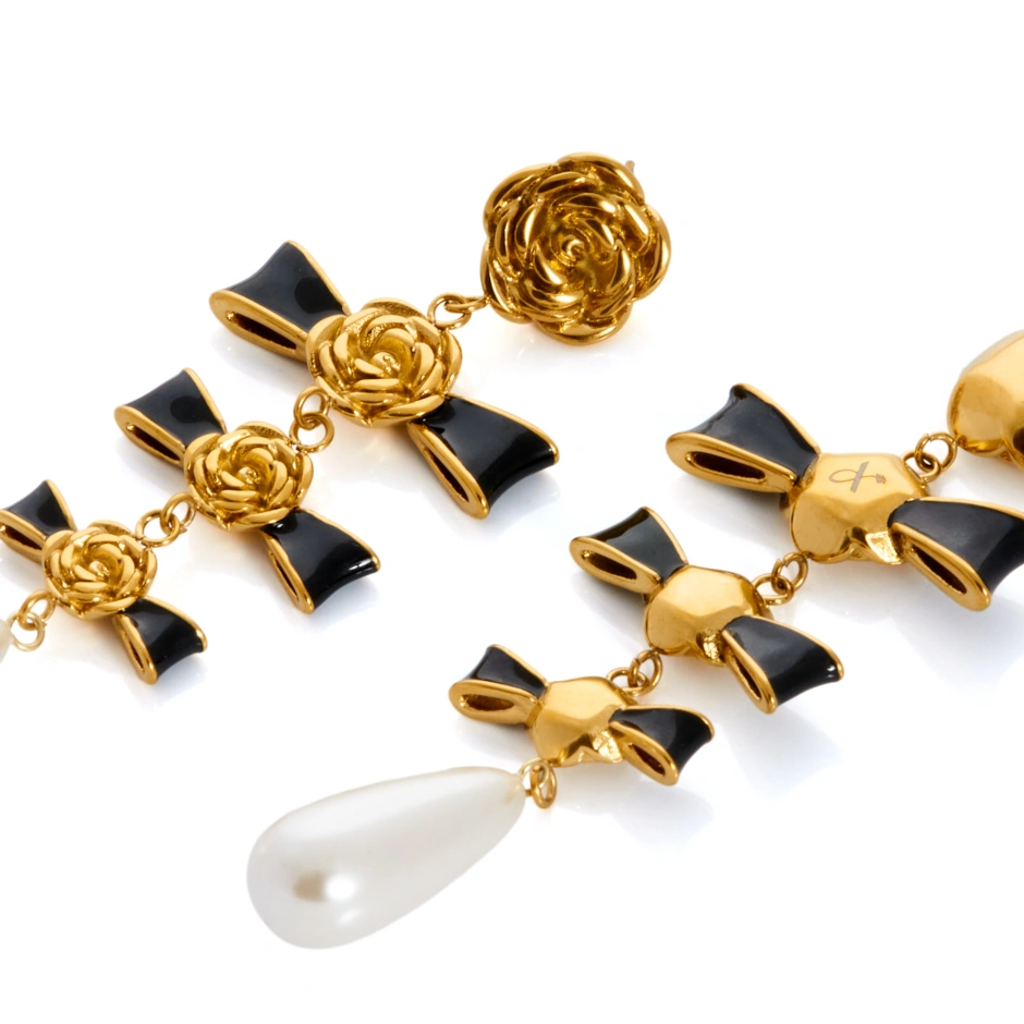 pendientes-belinda-wings-x-alexah-victoire-negro-alexah-detalle