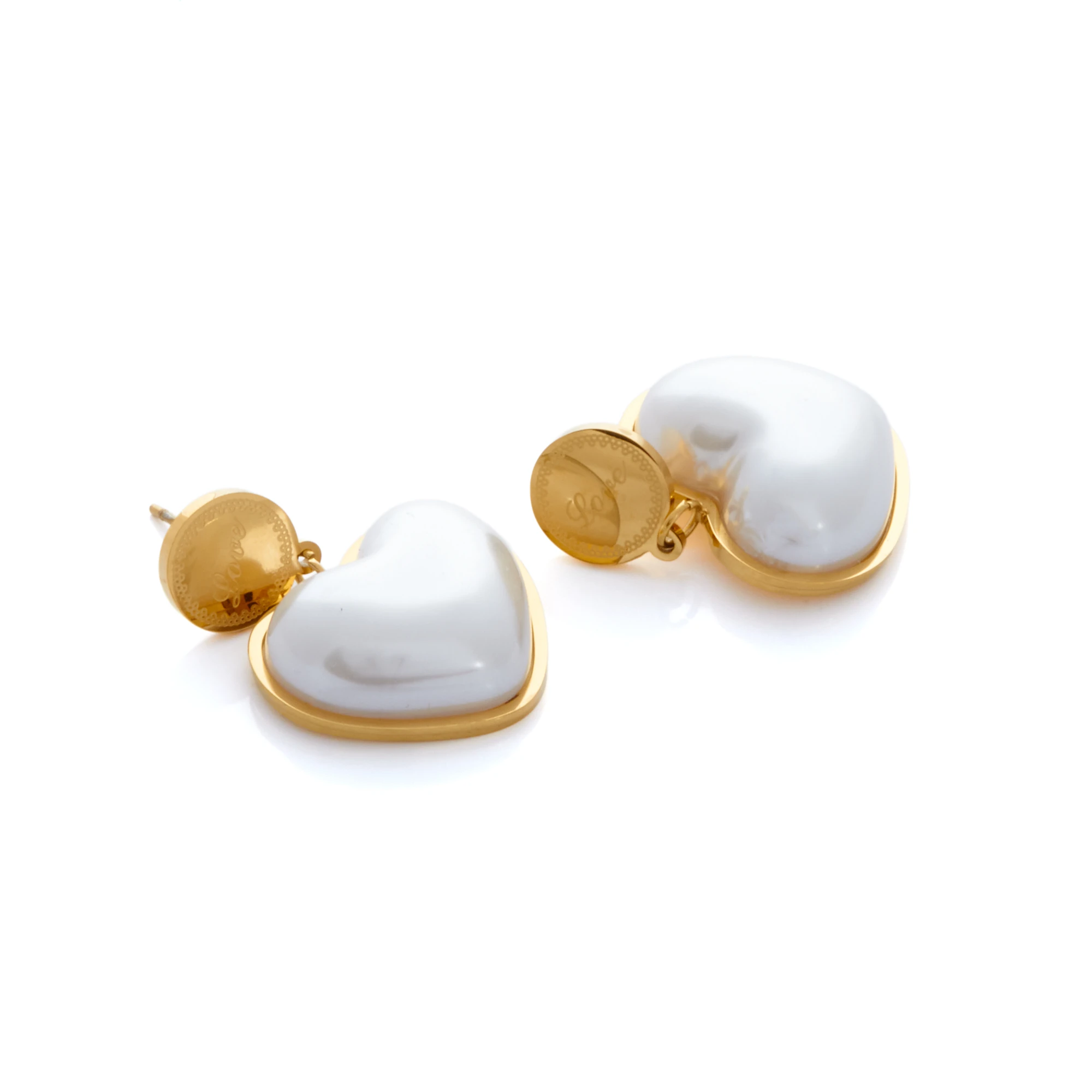 pendientes-heart-perla-en-acero-dorado-alexah-detalle