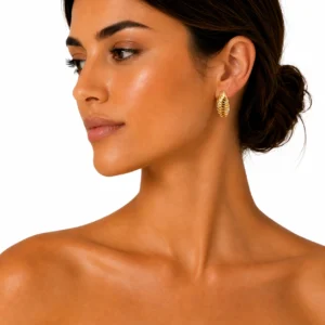 pendiente-mykonos-mejillon-dorado-y-blanco-alexah-modelo