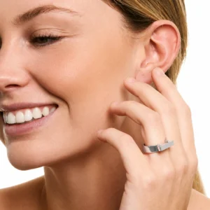 anillo-de-acero-plateado-masanella-alexah-modelo