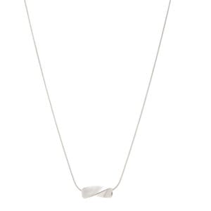 collar-de-acero-tube-plateado-alexah