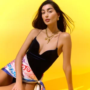 colgante-mykonos-mejillon-dorado-y-verde-alexah-modelo