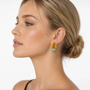 pendiente-creta-verde-dorado-alexah-modelo