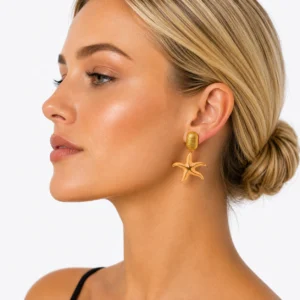pendiente-creta-estrella-naranja-alexah-modelo