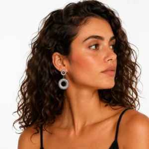 pendientes-redondos-curve-en-acero-plateado-alexah-modelo