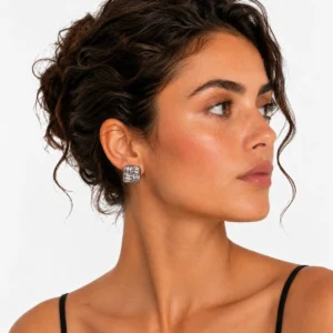 pendientes-dam-en-acero-plateado-alexah-modelo