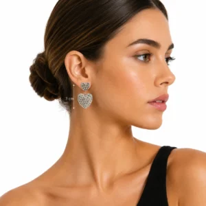 pendientes-corazon-halles-en-acero-plateado-alexah-modelo