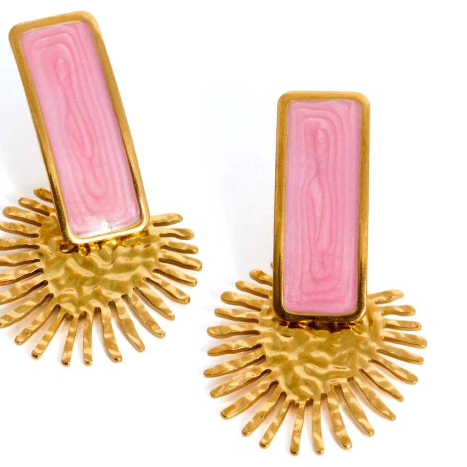 pendiente-creta-sol-rosa-dorado-alexah-detalle