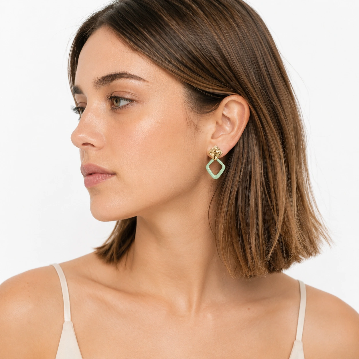 pendientes-window-esmaltados-verde-alexah-modelo