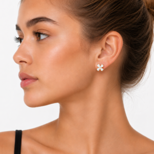 pendientes-trebol-esmaltados-nacar-modelo