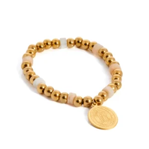 pulsera-bolitas-dorada-y-beige-con-medalla-en-acero-alexah