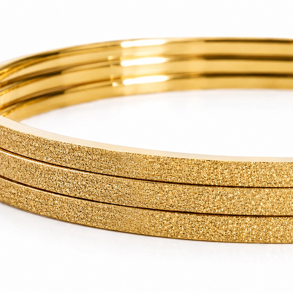 pulsera-ball-dorada-de-acero-alexah-detalle